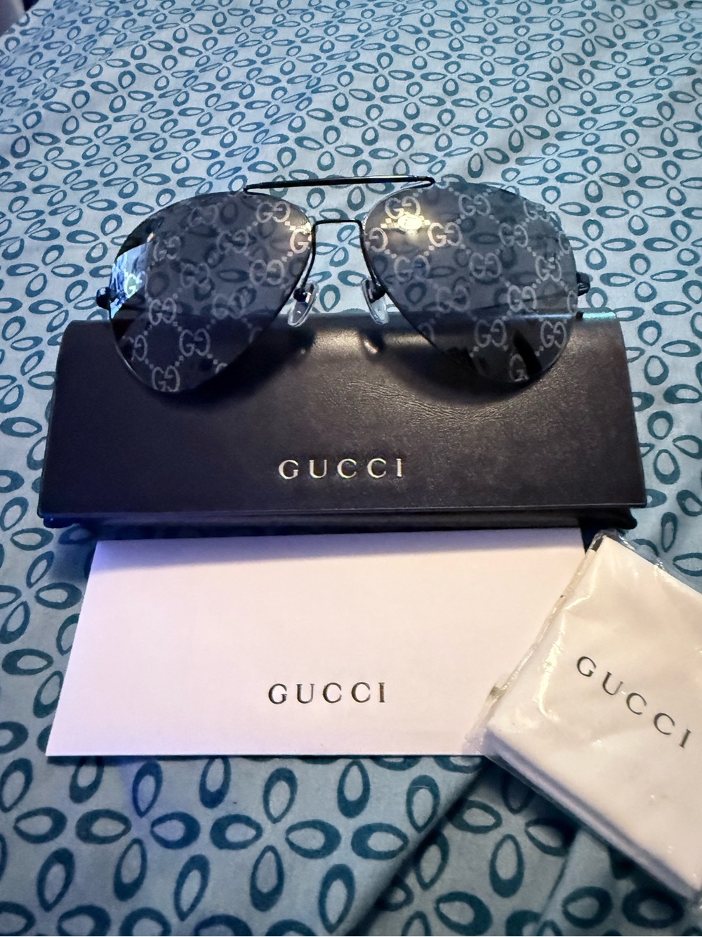 Gucci Black Aviator Sunglasses - Designer Logo Lenses